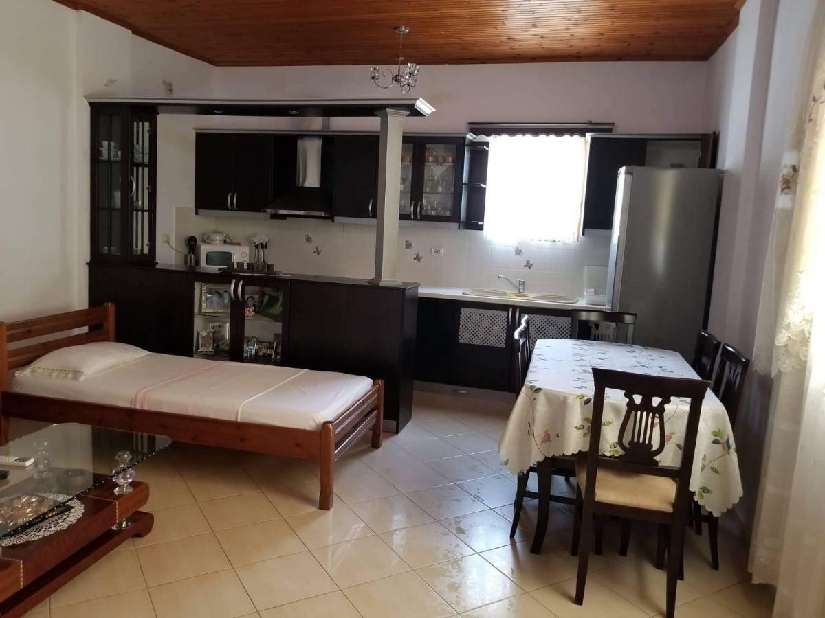 Guesthouse Aleks Ksamil Bagian luar foto